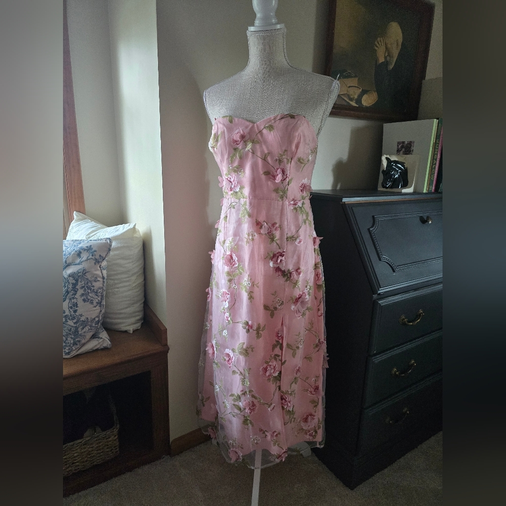 New B. Right Pink Floral Dress Size Medium Womens Strapless, Lined